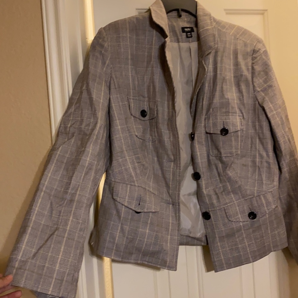 Mossimo brand blazer. Missing a button at the top